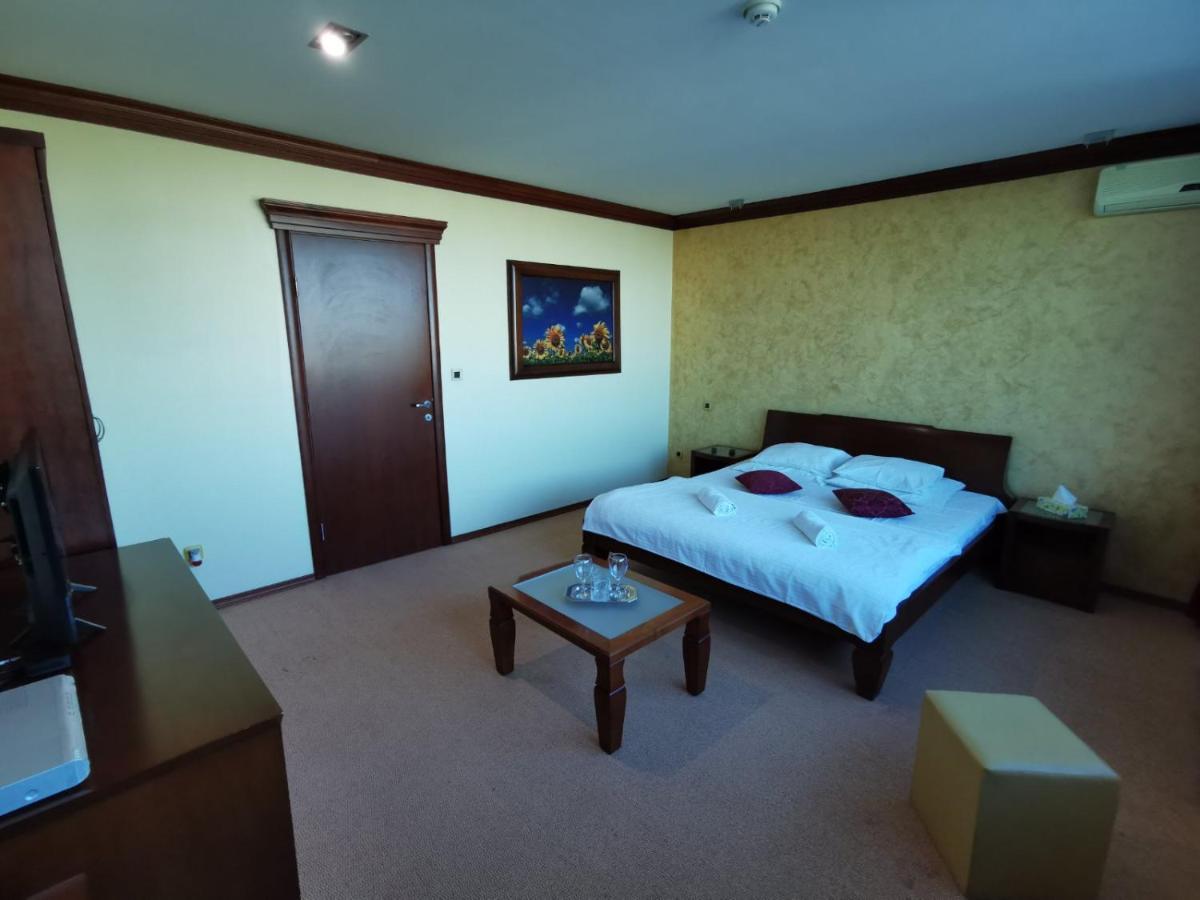 Panorama Apartman Нови-Сад Экстерьер фото
